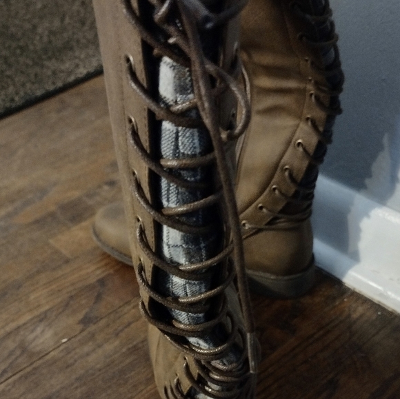 Women's boots - Picture 2 of 3